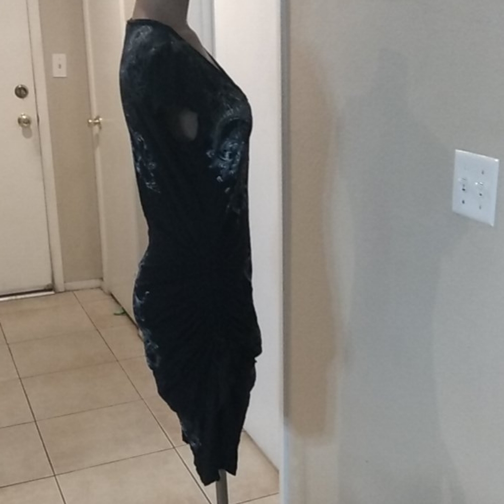 Dress - Picture 2 of 4